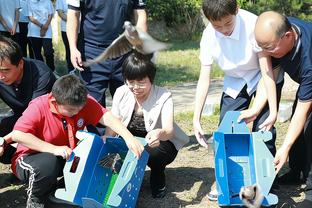 洛城德比！湖人首发：里夫斯、詹姆斯、雷迪什、普林斯、戴维斯